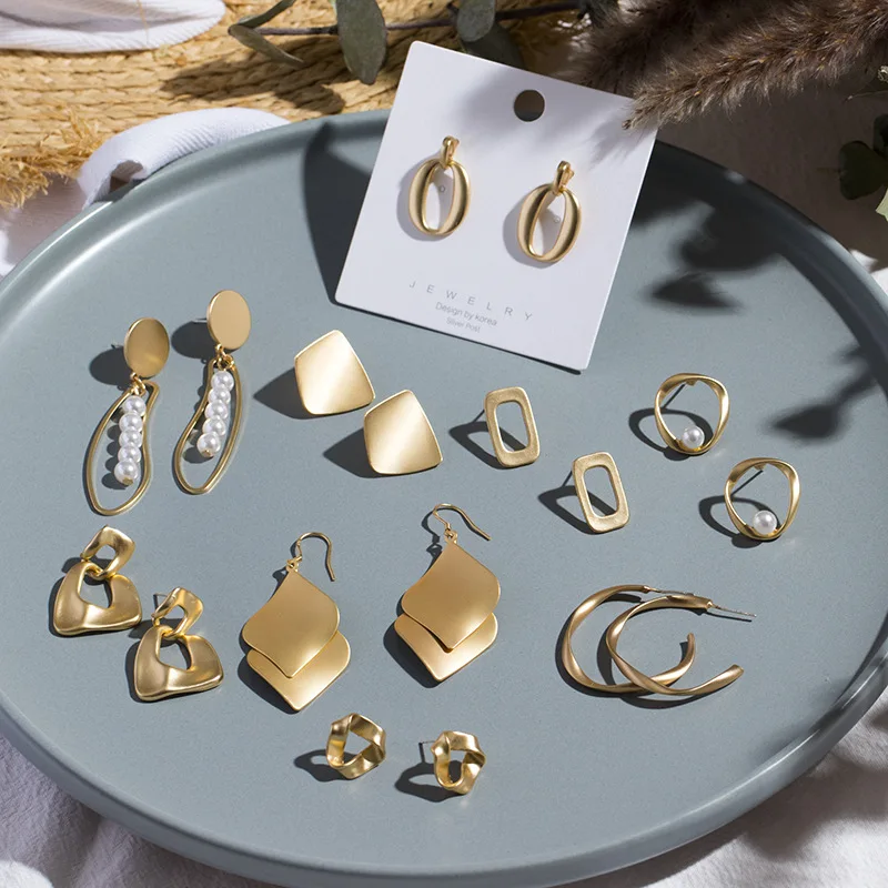 

Golden Korean Golden Iron Stainless Steel Pearl Stud Earrings for Women Fashion 2022 Jewelry Accessories Gift