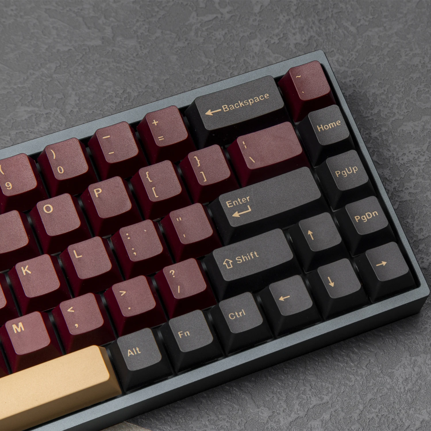 

Колпачки для клавиш 135 клавиш Double Shot GMK Red Samurai, колпачки для клавиш PBT OEM, персонализированные колпачки для клавиатуры MX Switch Fit 61 64 68 87 96 104