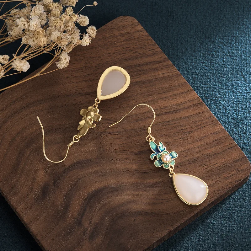 

Женские серьги-капельки из серебра 925 пробы с нефритом