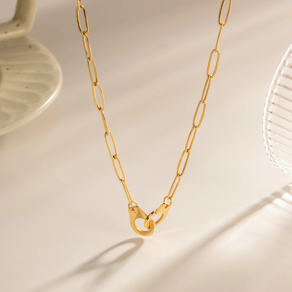 

18K Gold Handcuffs Necklace For Women Hip Hop Punk Handcuffs Necklace Ladies Personality Necklace Jewelry Gift For Girl