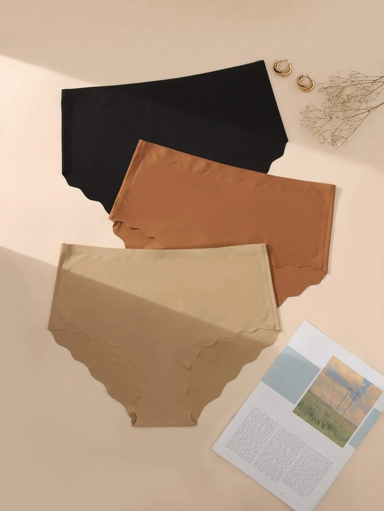 

Plus 3pack Scallop Trim Panty Set