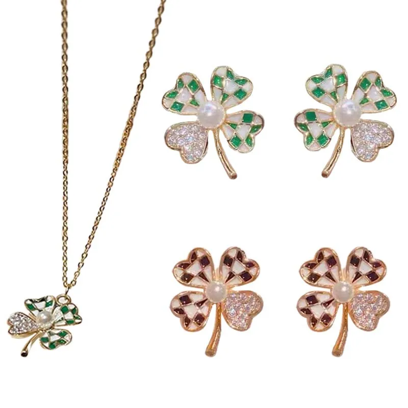 

Four-Leaf Clover Earrings Female 2022 Spring New Product Niche Design Silver Needle Checkerboard Four-Leaf Flower Earrings