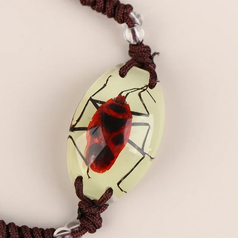 Браслет ручной работы в виде насекомых янтарного цвета