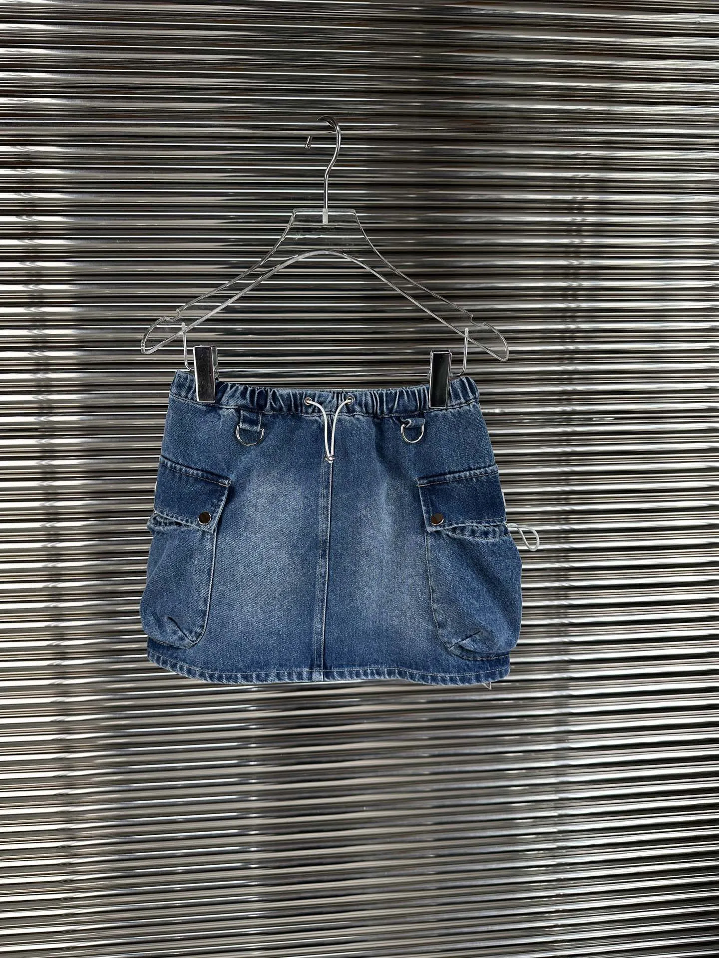 Рисунок 3 - Джинсовая рубашка с маленьким поясом