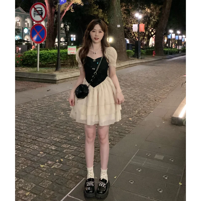 

Платье короткое летнее Персиковое с пышными рукавами, Y2K