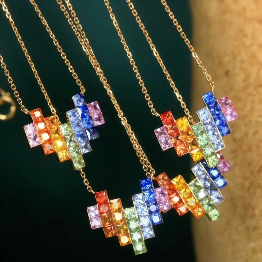 

Ожерелье с подвеской в форме сердца с разноцветным сапфиром