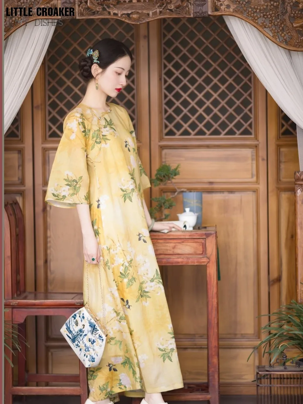 

Chinese Women Daily Collarless Lazy Loose Qipao Fitting Inverted Long Sleeved Cheongsam Landscape Printed Dress Zen Tea Suit