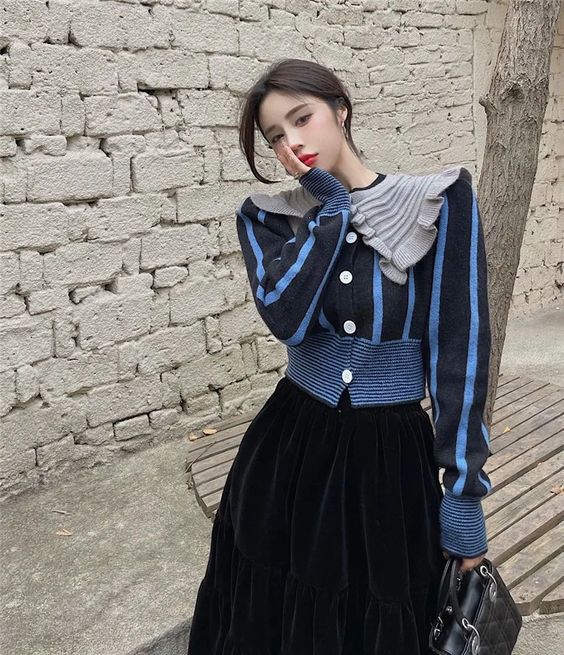 

Make firm offers the design feels lotus leaf collar in color striped sweater of tall waist show thin velvet with long skirts