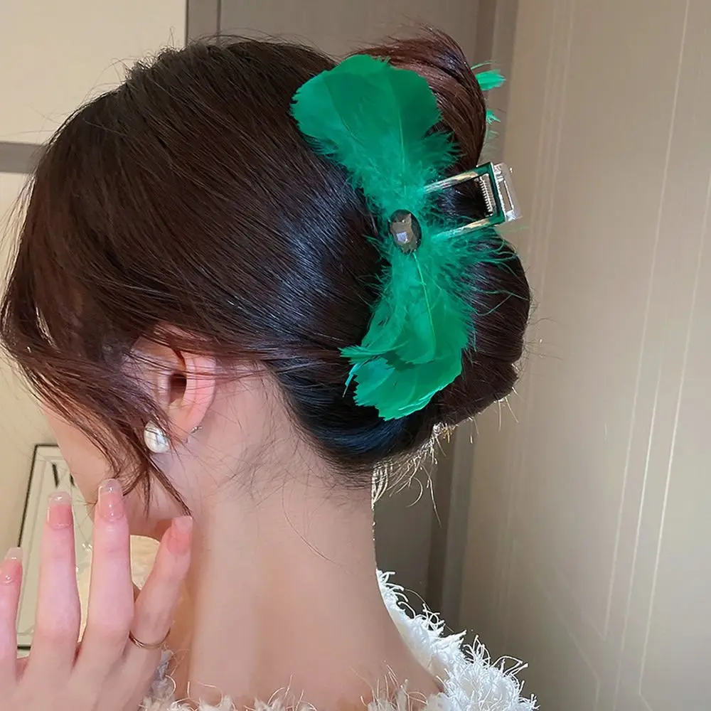 

New Heardress Sweet Crystal Hair Clasp Rhinestone Feather Women Hair Claws Trendy Hairgrip Ponytail Holder Korean Shark Clip