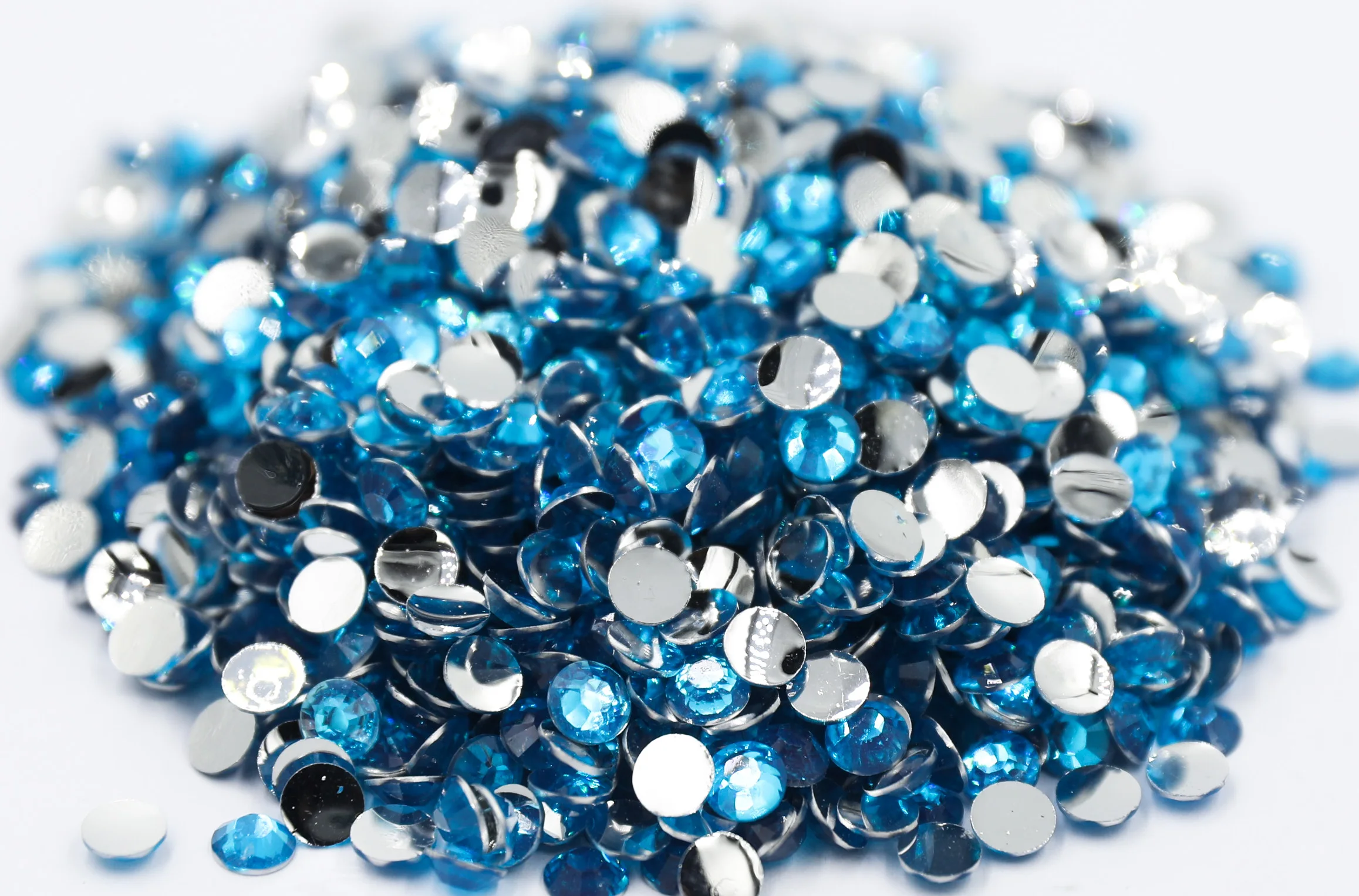 

Капри синего цвета 2 ~ 6 мм стразы с плоской задней стороной смолы без горячей фиксации стразы в массовом упаковке пластиковые украшения для ...