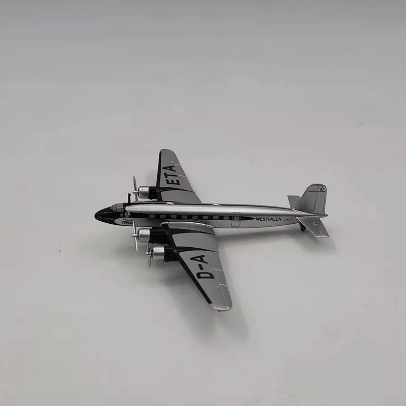 

Diecast Airplane Model 1/200 Focke-Wulf Fw-200 Detect Patrol Aircraft Alloy Propeller Plane Toys Model Collection Gift 18 Years