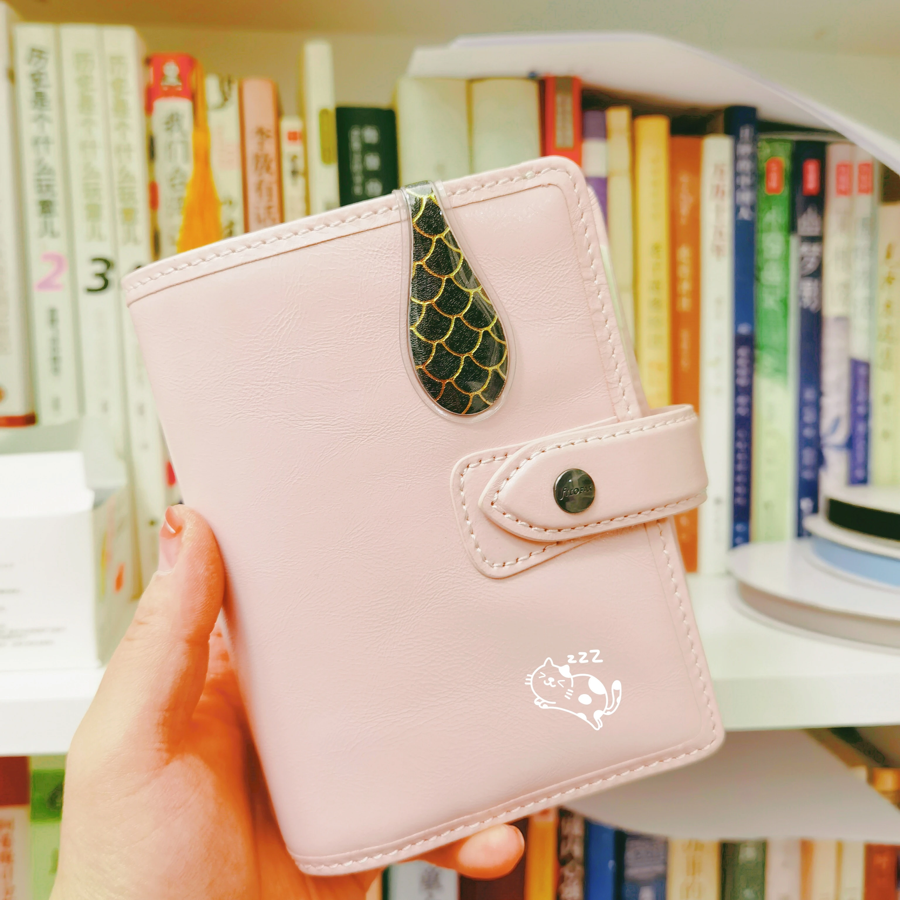 Магнитная закладка для книг из ПВХ billie eilish фигурная магнитная закладка фиолетовый