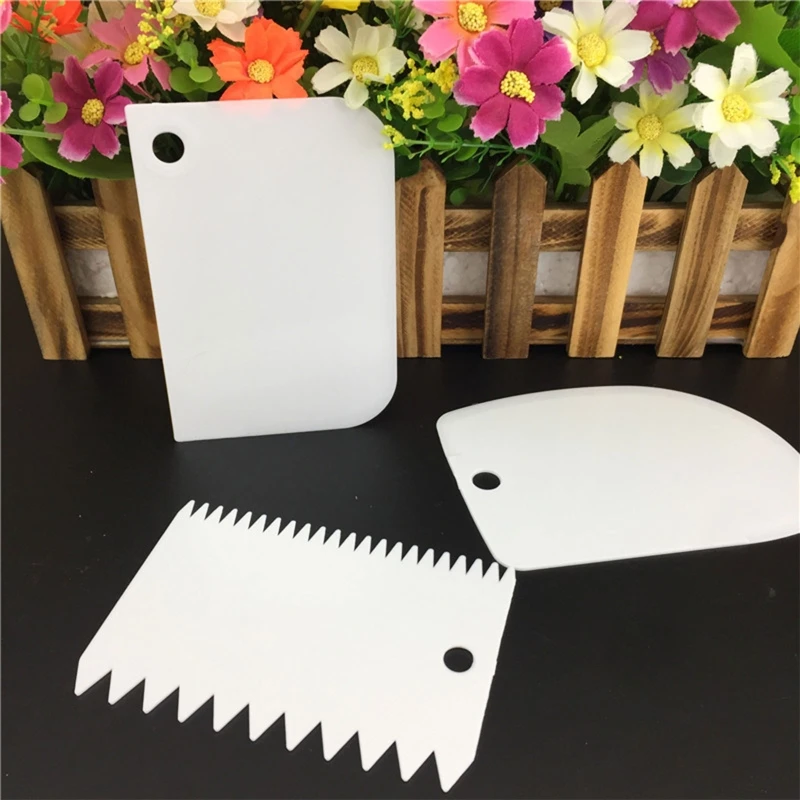 

3 Pcs DIY Hand Butter Scrapers Cake Smoother Set Plastic Dough Cutter for Home
