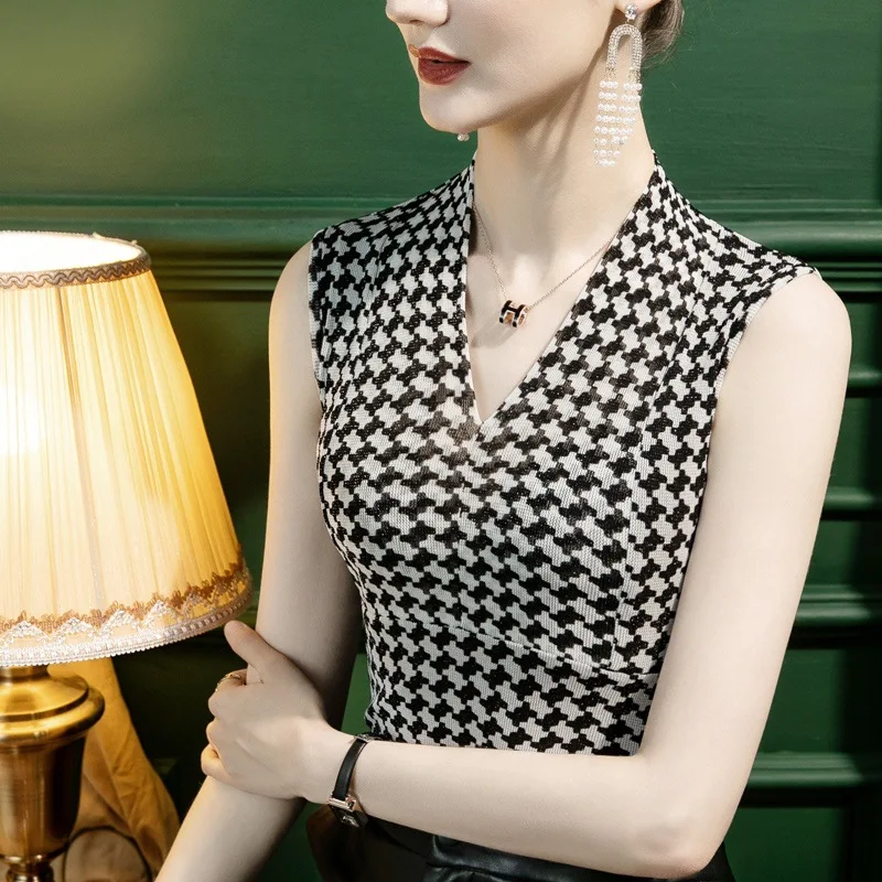 

2022 Autumn New Houndstooth Bright Silk Glitter V-neck T-shirt Stretch Mesh Bottoming Shirt Women's Sleeveless Vest Y2k Top