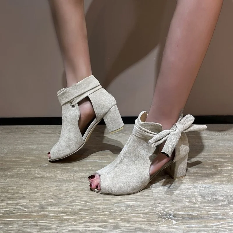 

Spring 2022 New Solid Color Fashion All-match Style Fish Mouth Side Bow Thick Heel Ladies Plus Size Sandals Party Heel WOMEN