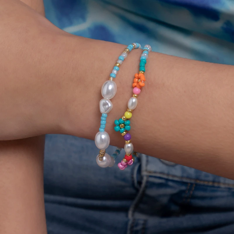 

Cute Flower Daisy Beaded Bracelet Ladies Boho Fashion Colorful Charm Faux Pearl Stacking Bracelet Charm