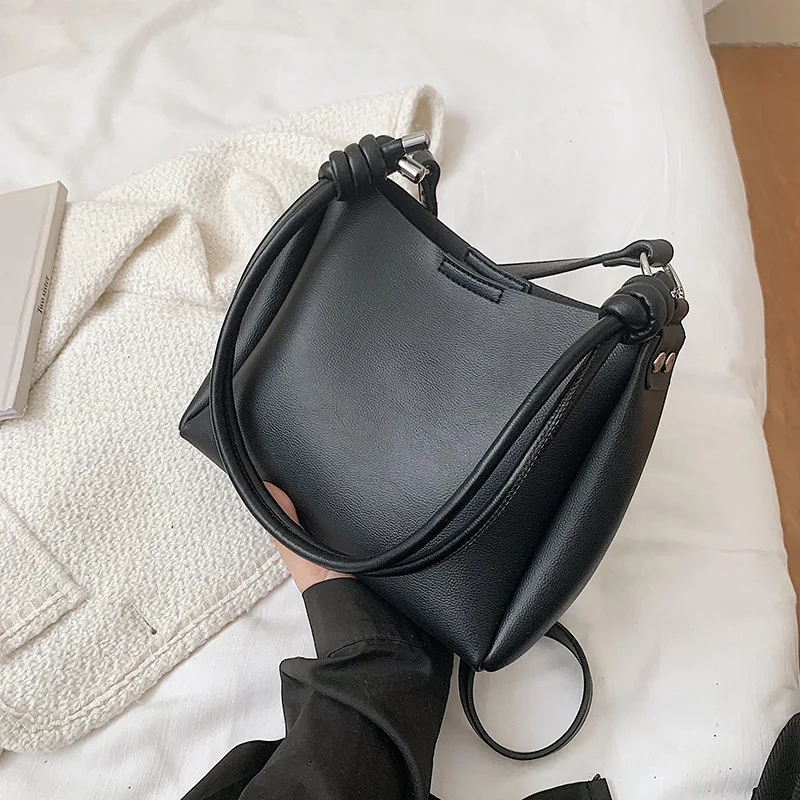 

2022 New Trendy All-match One-shoulder Handbags Retro Western Style Ladies Bucket Bag Fashion Messenger Small Bag Women's Bag