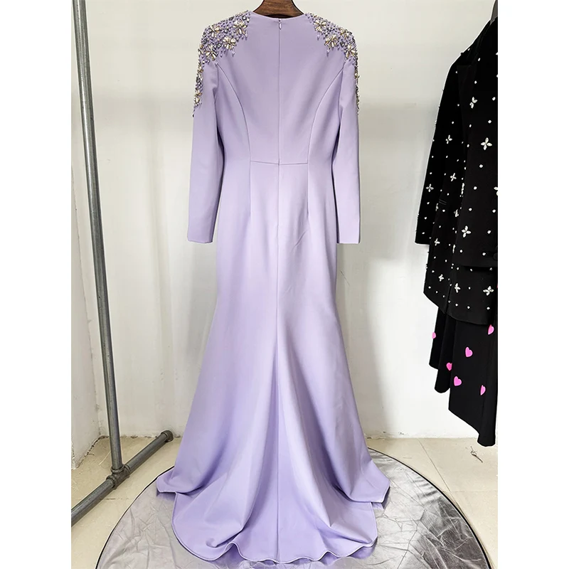 Женское длинное вечернее платье дизайнерское макси с разрезом украшенное