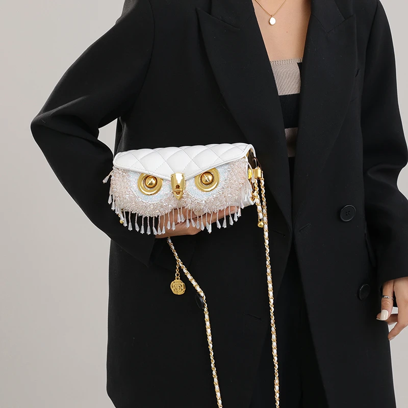 Мягкая и удобная тканевая качественная сумка через плечо с замком для открытия