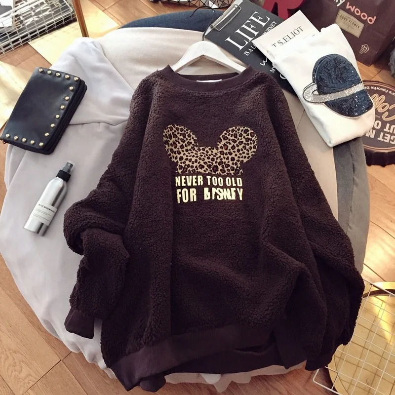 Leopard print cartoon pullover new round neck fleece thickened sweater women's warm printed lamb velvet Hong Kong style jacket |