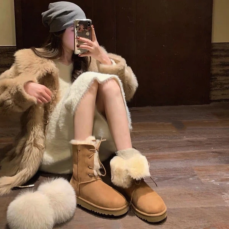 

2023 New Fur One Snow Boots Female Star Goddess Two Wear Martin Boots Warm Non-slip Thick Snow Cotton Platform Shoes