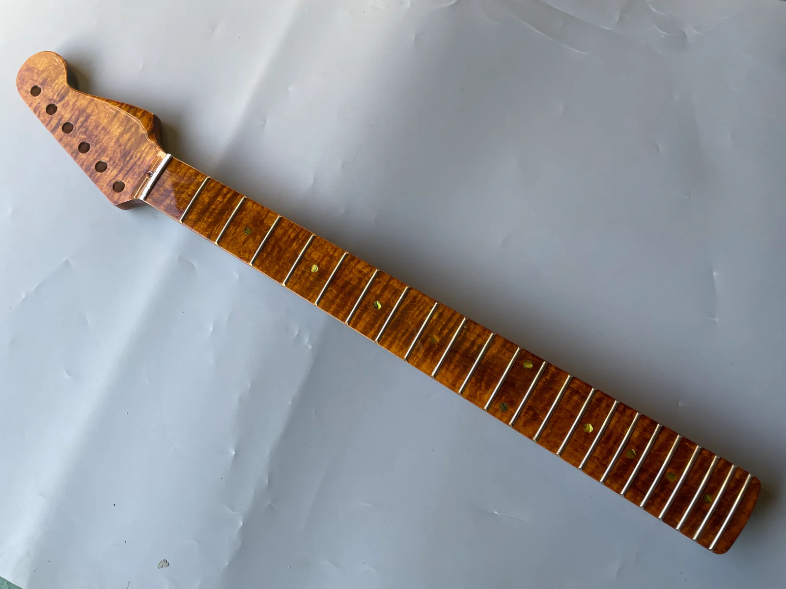 

roasted Flame Maple Guitar Neck 22Fret 25.5inch Dark Yellow Pearl Dot Inlay Bolt