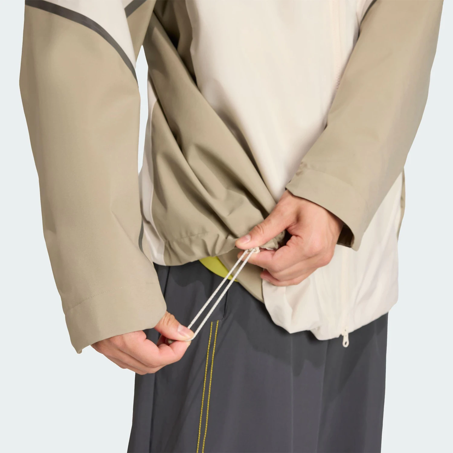 Оригинальная мужская куртка Adidas NG CP HD JKT с завязками на талии для активного отдыха KC2342 (art.: 3920dcc3a8341) - 3920dcc3a8341