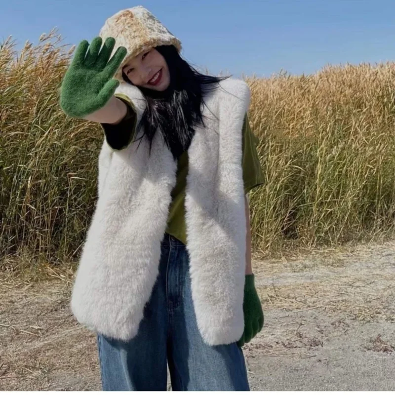 New Winter Coat for Women Faux Fur Waistcoat Warm Vest Sleeveless Cardigan Jackets Korean Fashion Long Faux Fur Coat