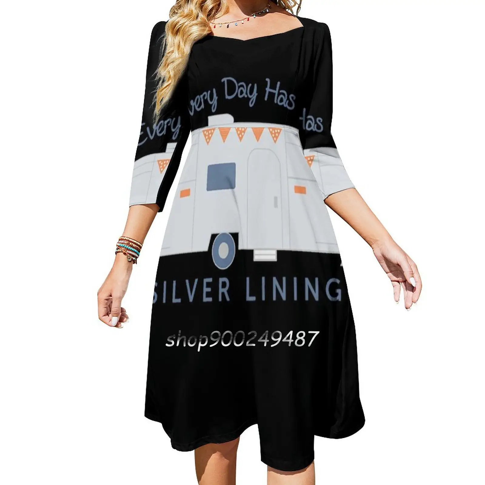 Платье-клеш с серебряной подкладкой платье квадратным вырезом элегантное