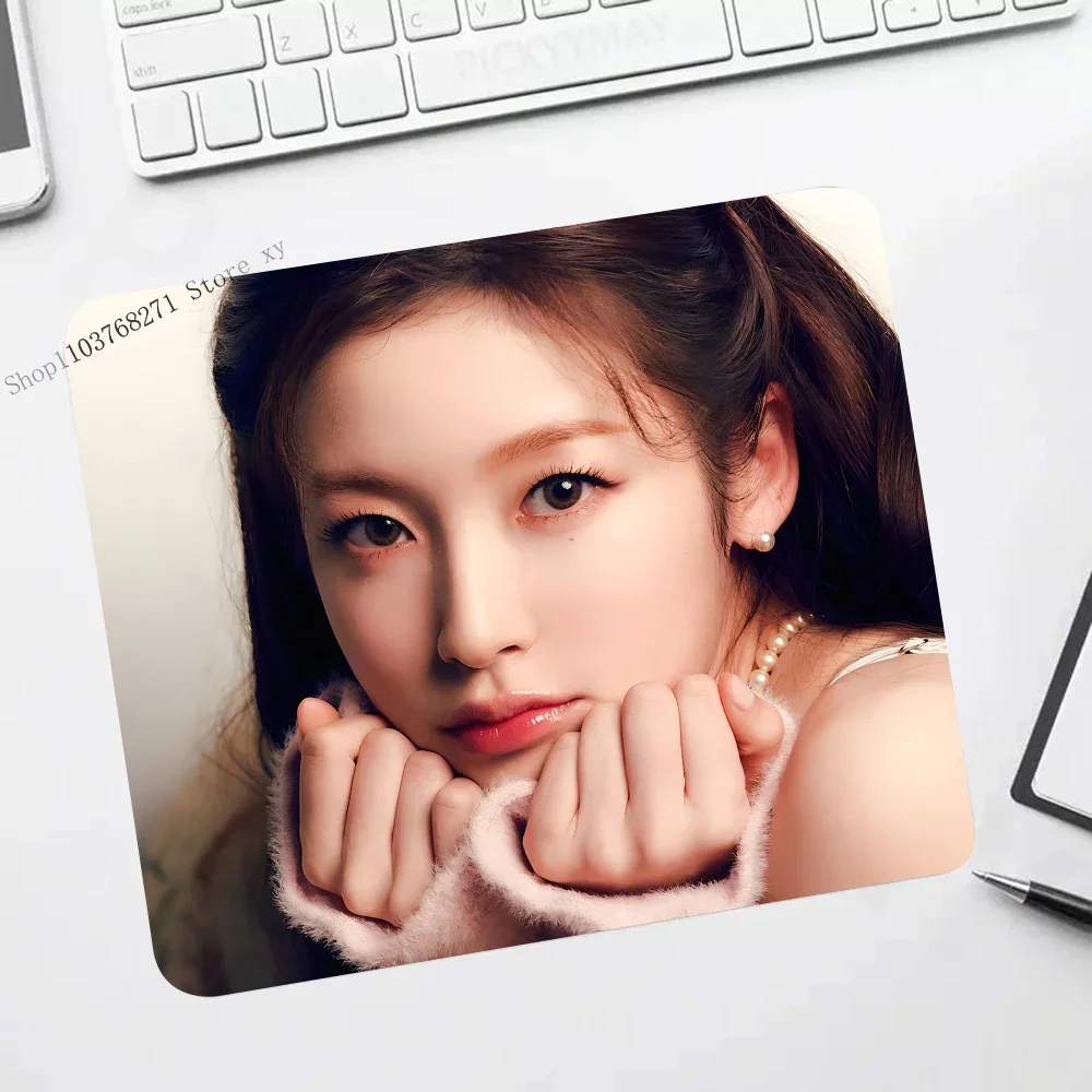 KPOP Oh My Girl ARin Коврик Для Мыши Маленький Игровой LockEdge Прямоугольный Нескользящий