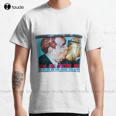 Классическая футболка из чистого хлопка с социалистическим братским поцелуем Берлина Германии Берлина стены Востока галереи памяти коммунизма