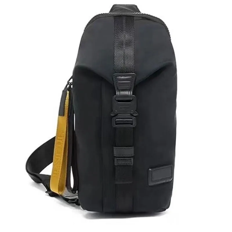 

0798675D Lightweight two-color pull ring men's casual shoulder messenger bag chest bag