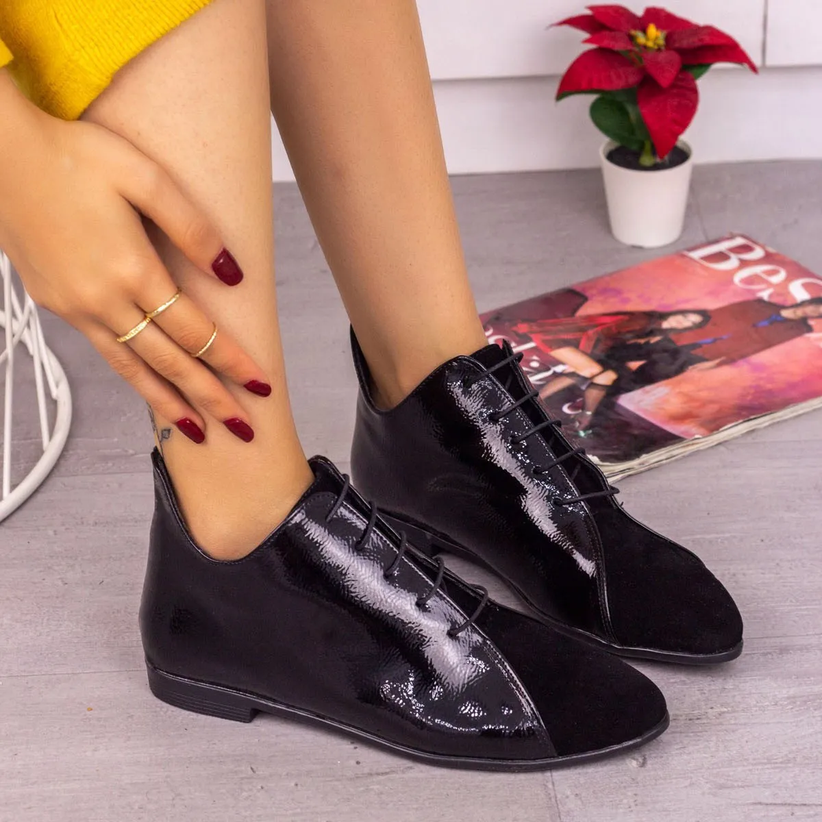 

Aroni Black Patent Leather with Suede Detail Boat
