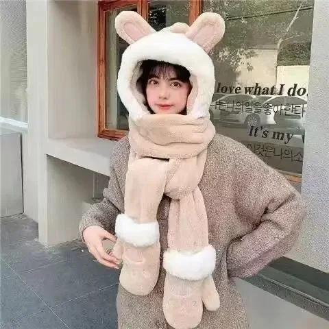 Рисунок 3 - 2023 шапка и шарф в виде медведя