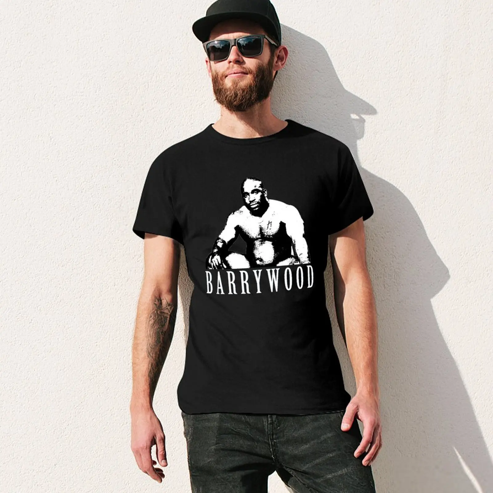 Футболка BARRY WOOD - NAKED MAN SITTING ON A BED (Stencil) Персонализированная футболка больших