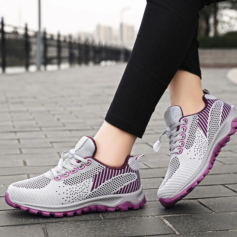 Женские кроссовки новинка весны 2022 туристическая обувь удобные сетчатые с