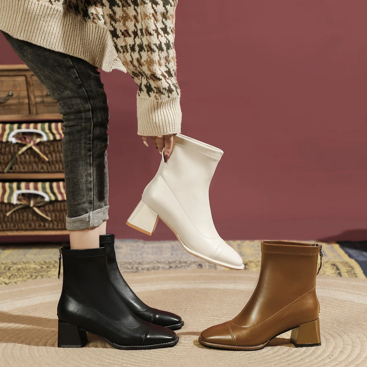 Женские замшевые кожаные короткие сапоги модные женские на высоком толстом