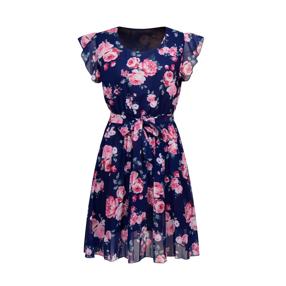 Элегантное женское мини-платье из мягкой ткани с короткими рукавами и цветным