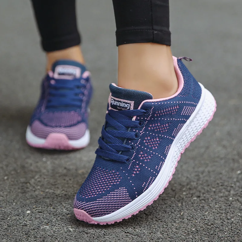 

New cross-border sports men's and women's shoes flying woven mesh viscose shoes light round head couple running casual shoes