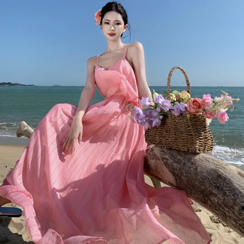 Розовое платье на бретельках для отпуска женское путешествий в Таиланде