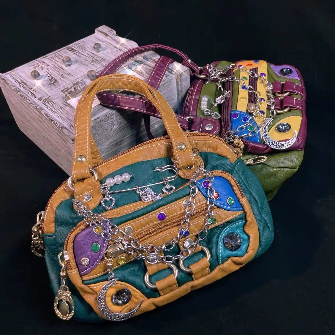 

Винтажные популярные сумки на плечо Y2k для девочек, маленькие женские тоуты с украшением в виде драгоценных камней, Женская дорожная сумочка-мессенджер в стиле ретро и панк на цепочке