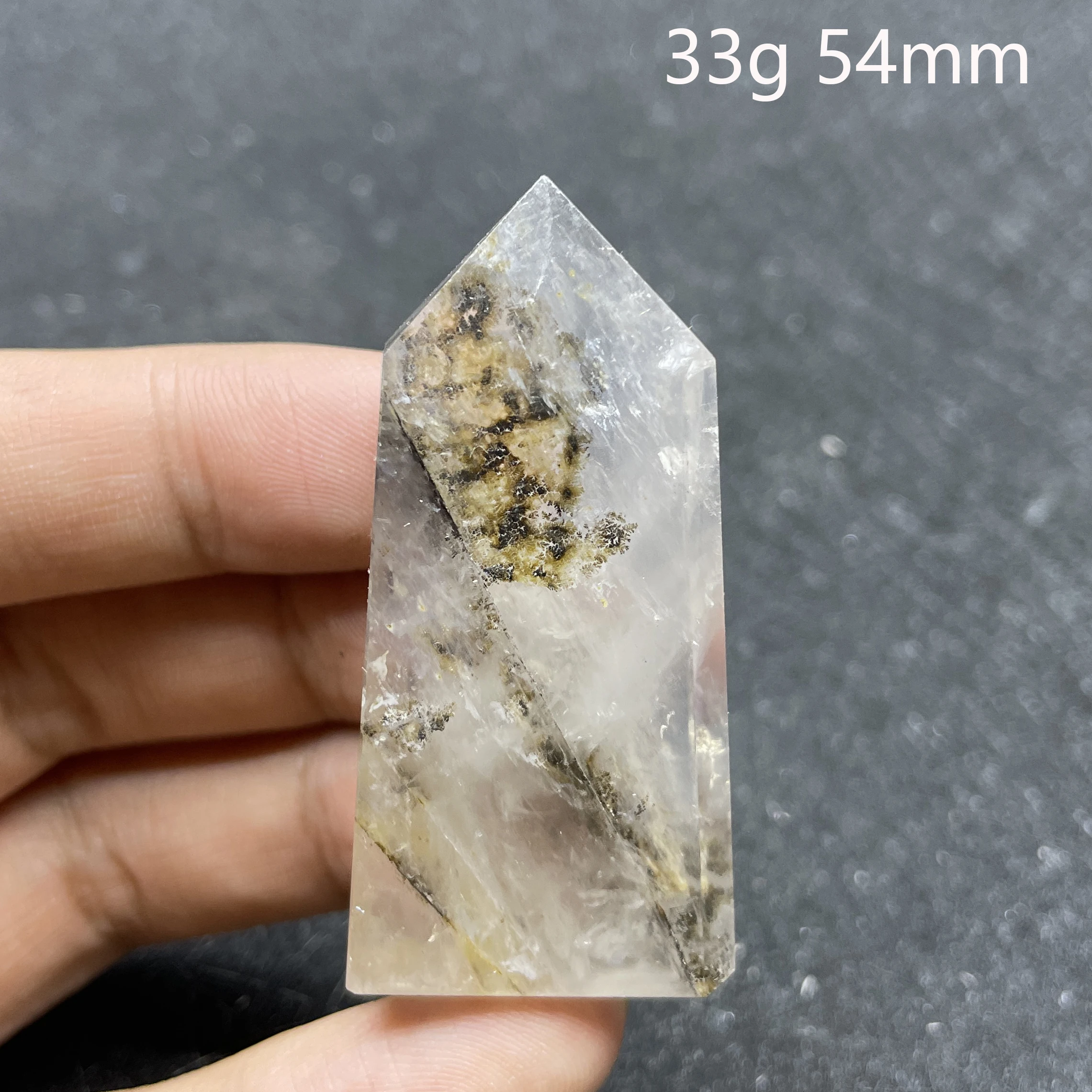 Кристальная башня из белого кварца