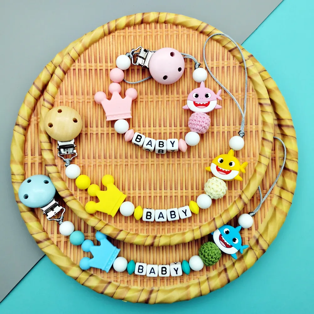 

Custom English Russian Letters Name Baby Silicone Shark Pacifier Clips Chains Teether Pendants Baby Pacifier Kawaii Teether Gift
