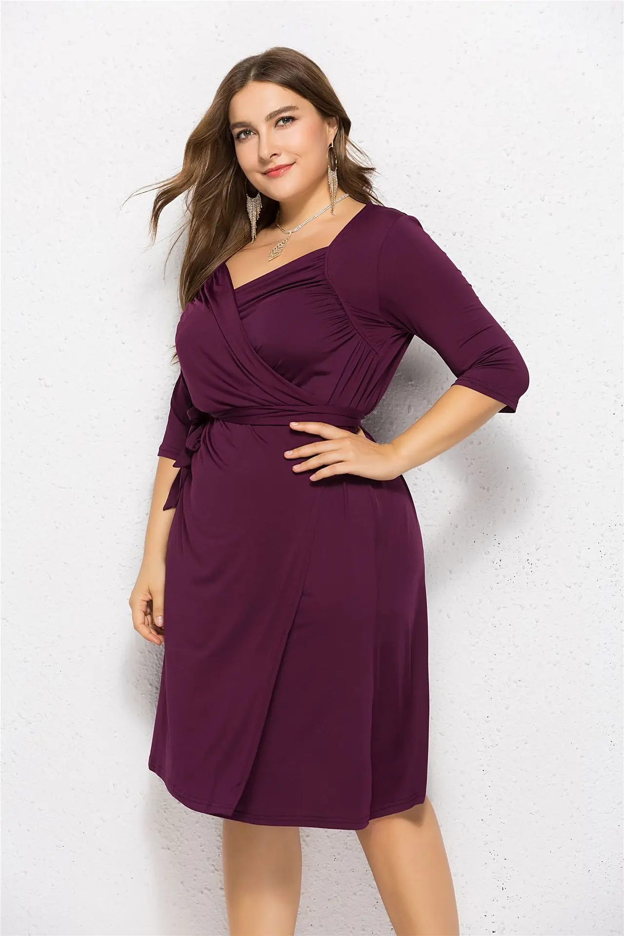 Рисунок 4 - Женское платье с коротким рукавом