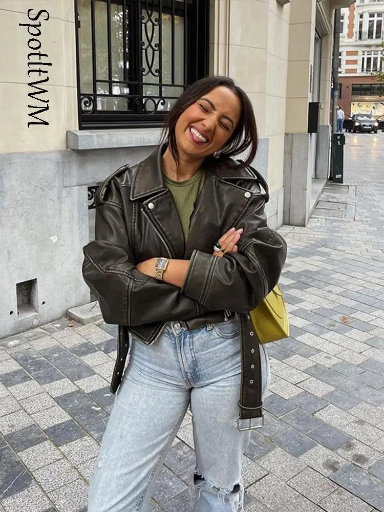 Куртка женская короткая кожаная с отложным воротником на - Цена: 3639.64