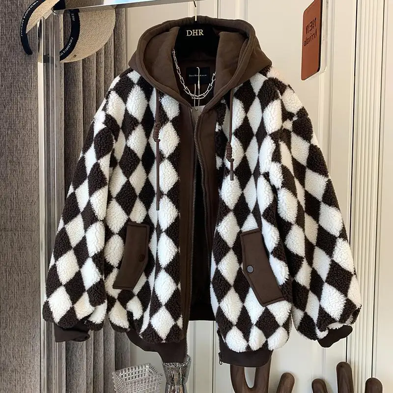 2022 Winter New Warm Retro Checkerboard Lamb Wool Coat Female Personality Street Casual Hooded Loose Fake Two-piece Coat
