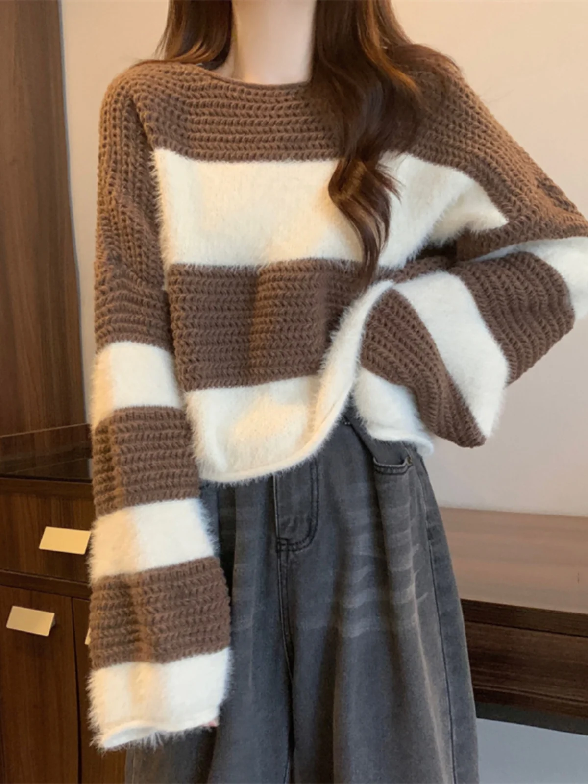Официальный флагманский утолщенный свитер из мохера в короткую полоску Ifuli