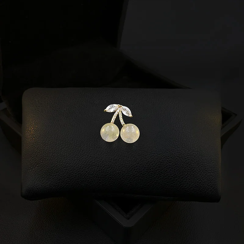 

Small Cherry Fruit Brooch Women's Neckline Anti-Exposure Buckle Unique Design Collar Pin Fixed Decorative Corsage Jewelry 5199