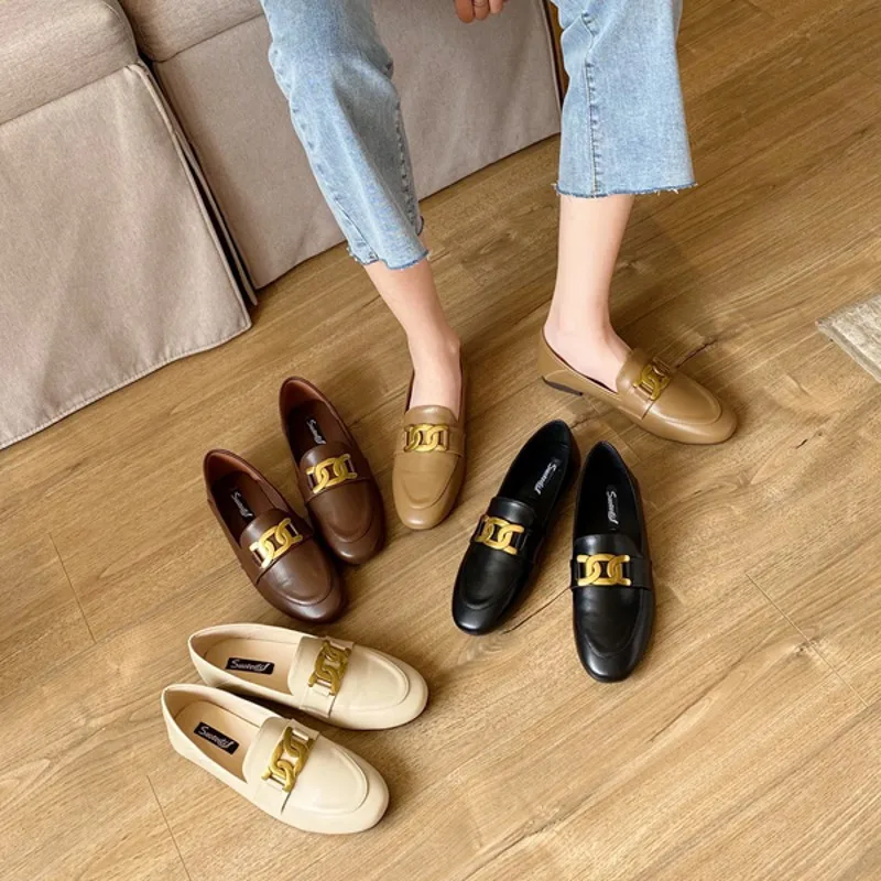 

Metal Chain Slip On Shoes For Women Casual Female Sneakers Flats Round Toe Soft Oxfords British Style Buckle Slip-on Dress Summe