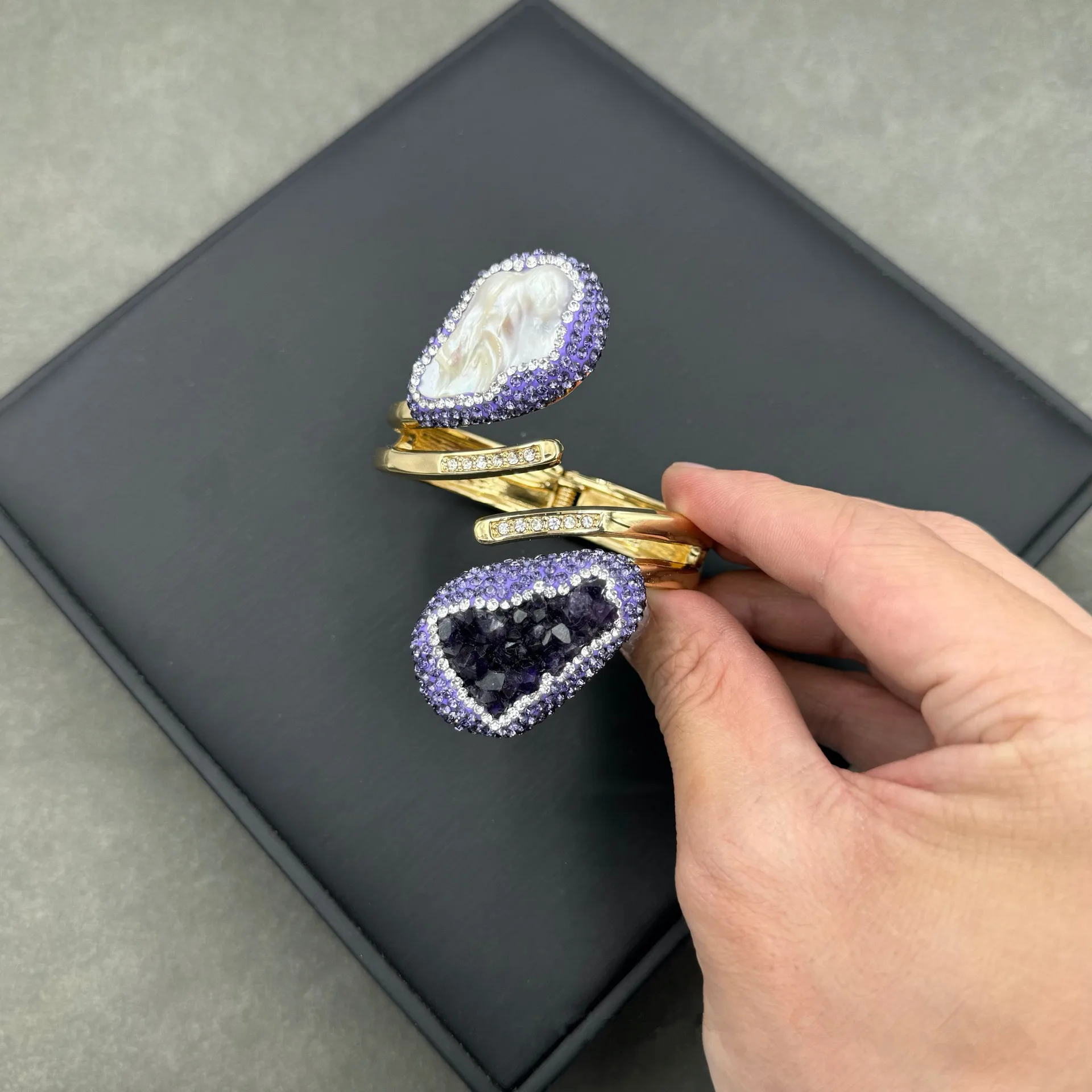 Браслет женский из натурального пресноводного жемчуга с аметистом